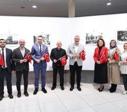 Serdivan Belediyesi Cumhuriyetin 102. Yılını İki Farklı Etkinlikle Kutladı