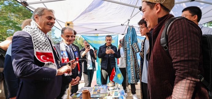 Yusuf Alemdar güzel gelişmeyi gençlerle paylaştı: “Şehir Kütüphanesi için çalışmalar başlıyor”