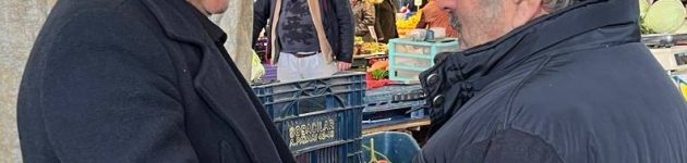 Mehmet Demir sahaya indi; Pazaryeri esnafıyla birebir temas kurdu