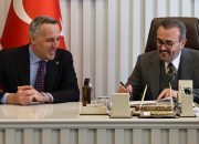 Mahir Ünal’dan AK Parti Sakarya İl Başkanlığı’na Ziyaret