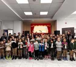 Büyükşehir’in “Bir Hikâye Bin Neşe” projesi, Hendek’teki miniklere unutulmaz bir gün yaşattı