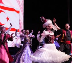 Türk Dünyası Buluşmaları “Ortak Miras Tek Yürek” kültür etkinliği Kocaeli Kongre Merkezi’nde büyük bir katılımla gerçekleşti.