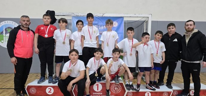 Sapanca’nın Sporcularından 23 Nisan Şenliğinde Madalya Yağmuru