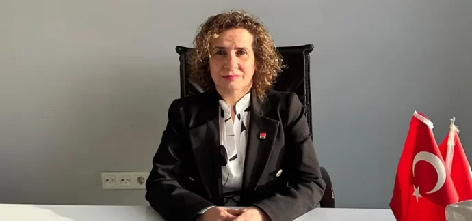 CHP Serdivan İlçe Başkanı Nalan Yedekçi  Sakarya54.net‘in 20. Yıl Dönümünü Kutladı