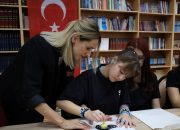 SAMEK’ten anlamlı etkinlik: Sakarya Anadolu Lisesi’nde 29 Ekim coşkusu