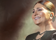 Ünlü sanatçı Sibel Can şarkılarıyla misafirlerinin içini ısıttı