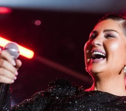 SİBEL CAN’A ALTIN PLAK!