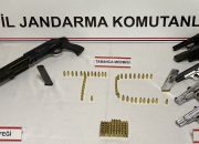 Karasu İlçesinde (5)Adet Ruhsatsız Tabanca, (1)Adet Ruhsatsız Av Tüfeği ele geçirildi