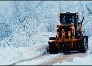 Büyükşehir’den 5 ilçede kar mesaisi: 35 kapalı grup yolunda 34ü açıldı