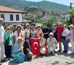 Kahraman Türk Kadınları Tiyatro üyeleri Taraklı ve Göynük ‘te