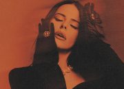 Simge’den Türk Popuna Altın Çağ: “Yılın Albümü” Çıktı, Müzik Dünyası Ayağa Kalktı!