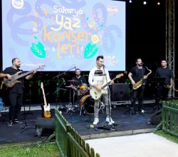 Millet Bahçesi’nde müzik dolu akşam