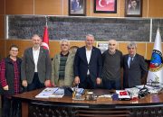 Turan YILDIRIM,Hüsamettin ATASEVER, Şefik Arman ,Fehmi Duman , Necla Bakan ‘ı  Serdivan Belediye Başkanı Osman ÇELİK Makamında ağırladı